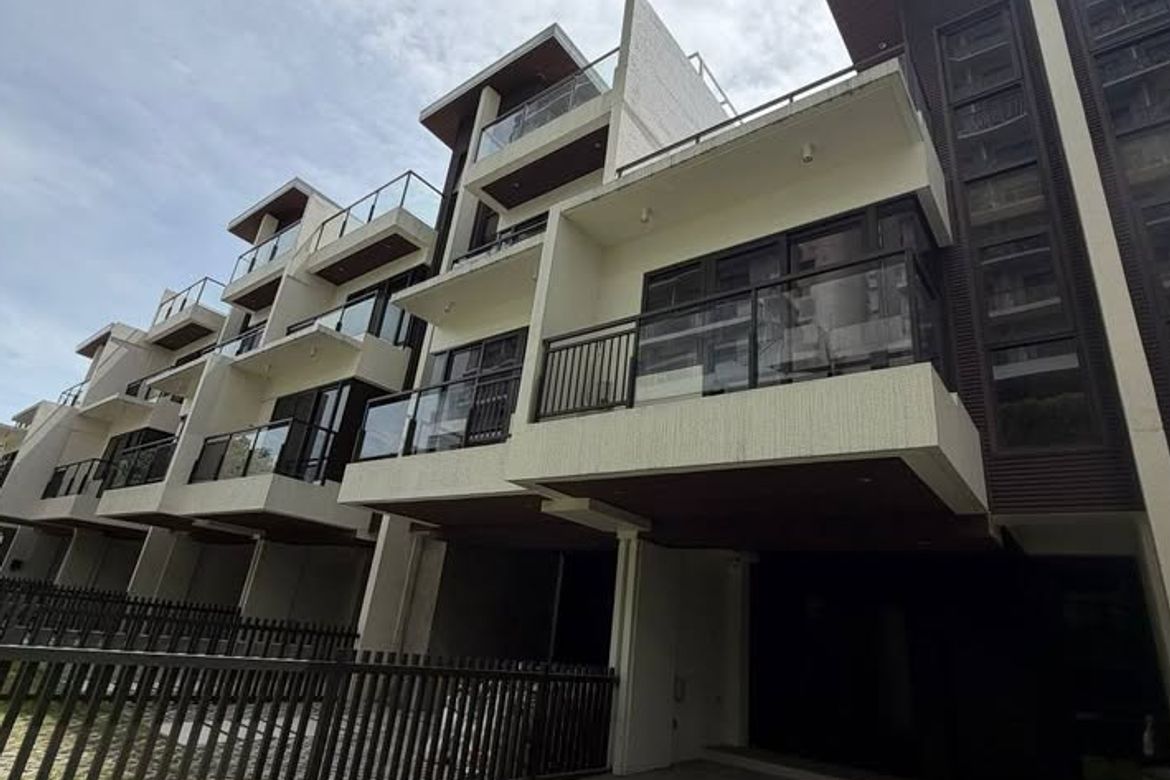 3 Bedroom House for Rent in Hulo, Mandaluyong, Metro Manila near MRT-3 Guadalupe photo 3