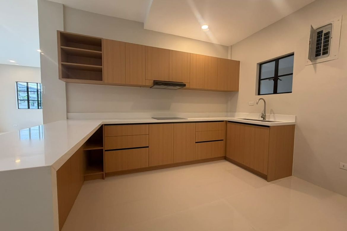 3 Bedroom House for Rent in Molino IV, Bacoor, Cavite photo 4