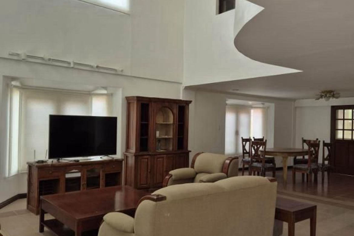 3 Bedroom House for Rent in Royale Tagaytay Estates, Buck Estate, Alfonso, Cavite photo 2