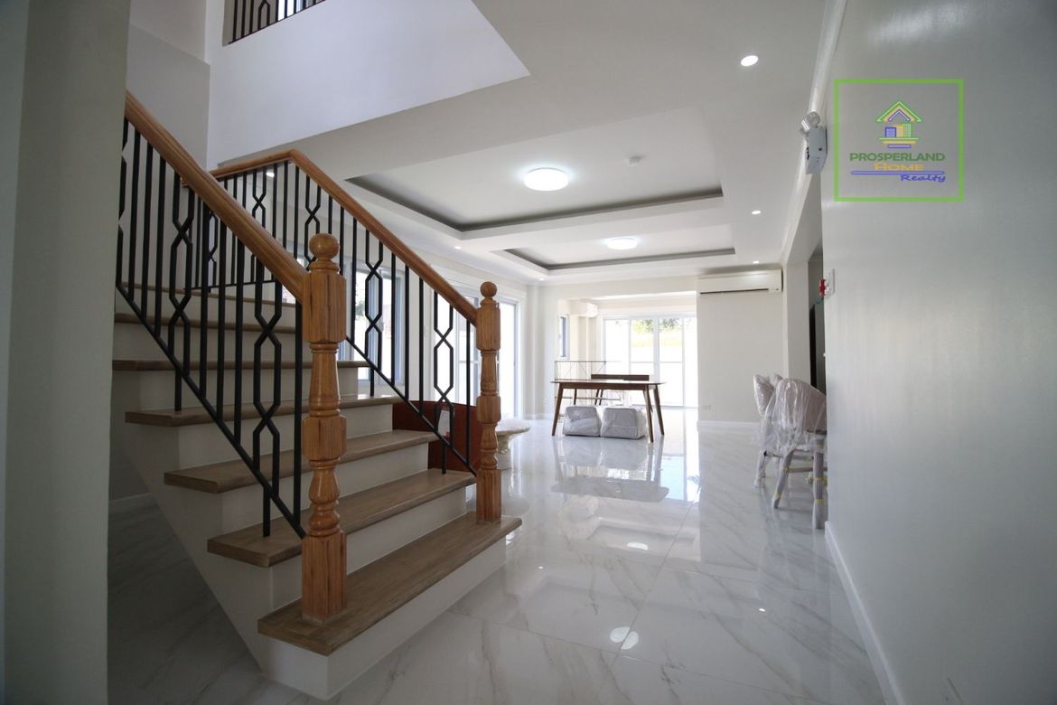 3 Bedroom House for Sale in Almanza Dos, Las Piñas, Metro Manila