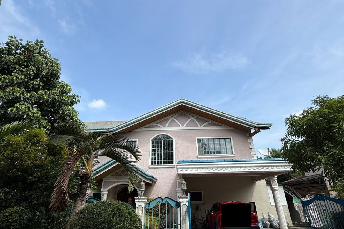 3 Bedroom House for Sale in Almanza Dos, Las Piñas, Metro Manila