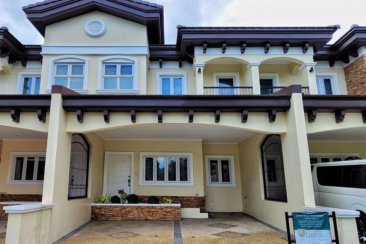 3 Bedroom House for Sale in Almanza Dos, Las Piñas, Metro Manila