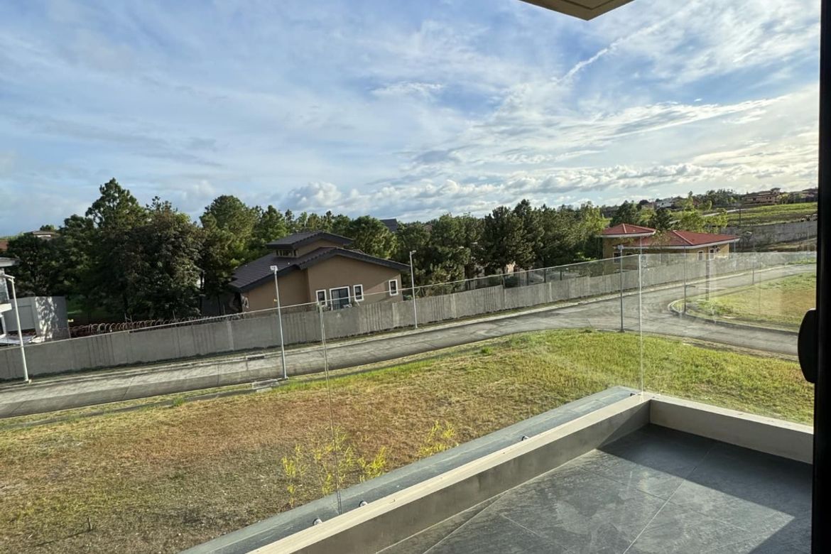 3 Bedroom House for Sale in Almanza Dos, Las Piñas, Metro Manila – photo 3
