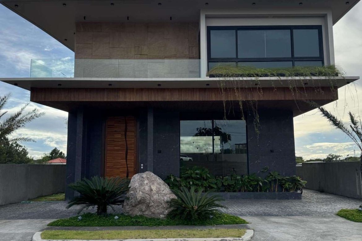 3 Bedroom House for Sale in Almanza Dos, Las Piñas, Metro Manila – photo 6