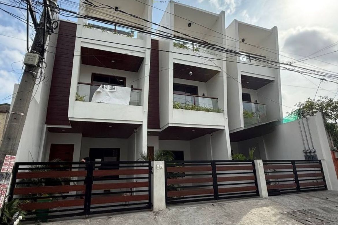 3 Bedroom House for Sale in Almanza Uno, Las Piñas, Metro Manila