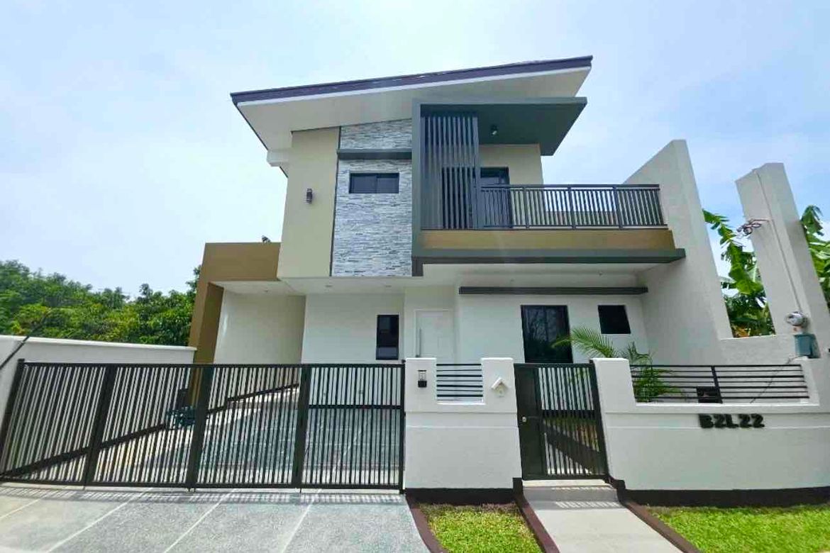 3 Bedroom House for Sale in Anabu I-D, Imus, Cavite