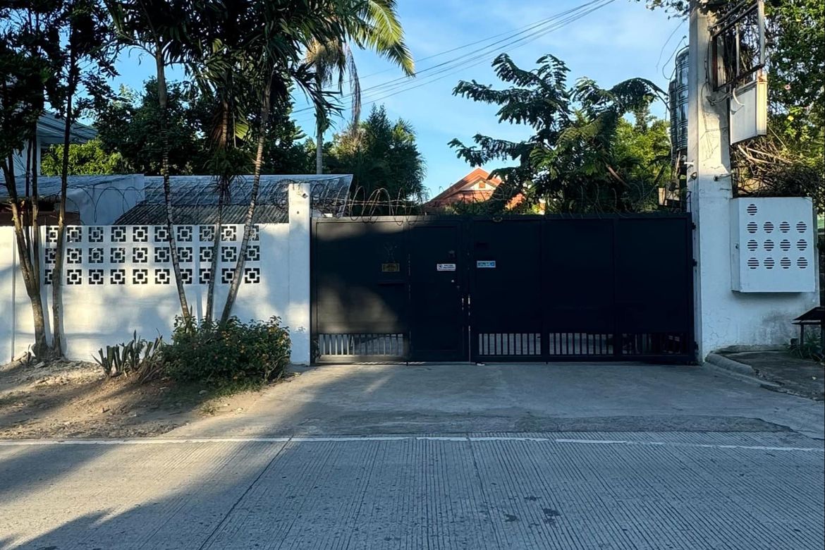 3 Bedroom House for Sale in Balabag West, Valencia, Negros Oriental
