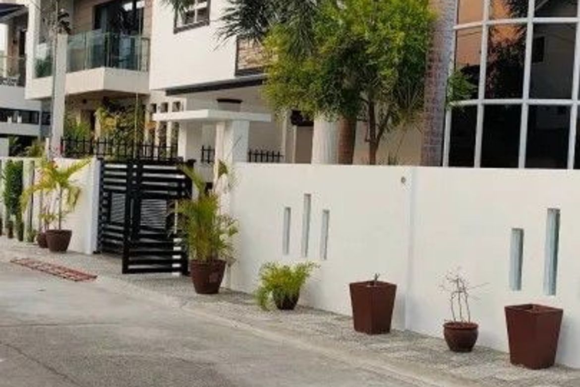 3 Bedroom House for Sale in Balibago, Santa Rosa, Laguna