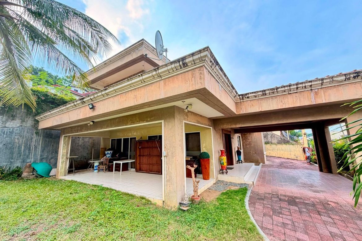 3 Bedroom House for Sale in Banilad, Cebu City, Cebu