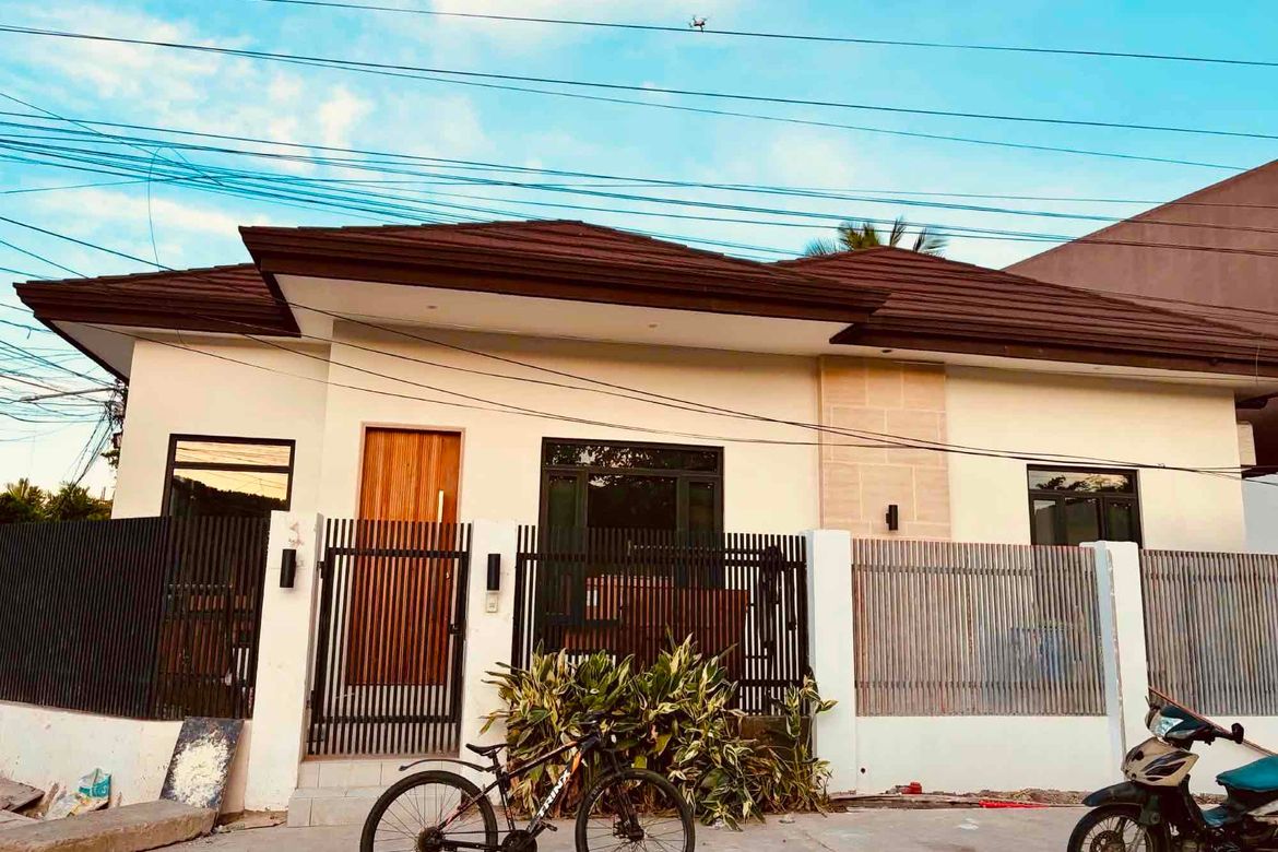 3 Bedroom House for Sale in Barangay 109-A, Tacloban, Leyte