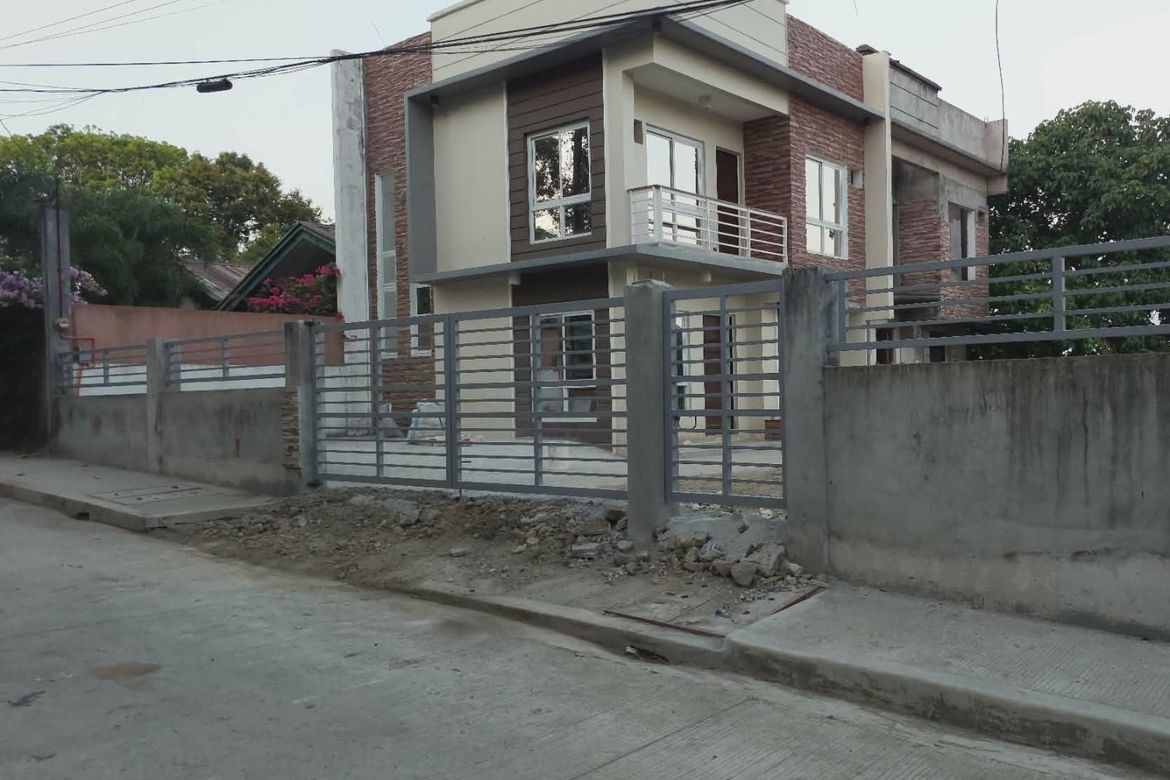 3 Bedroom House for Sale in Barangay 179, Caloocan, Metro Manila