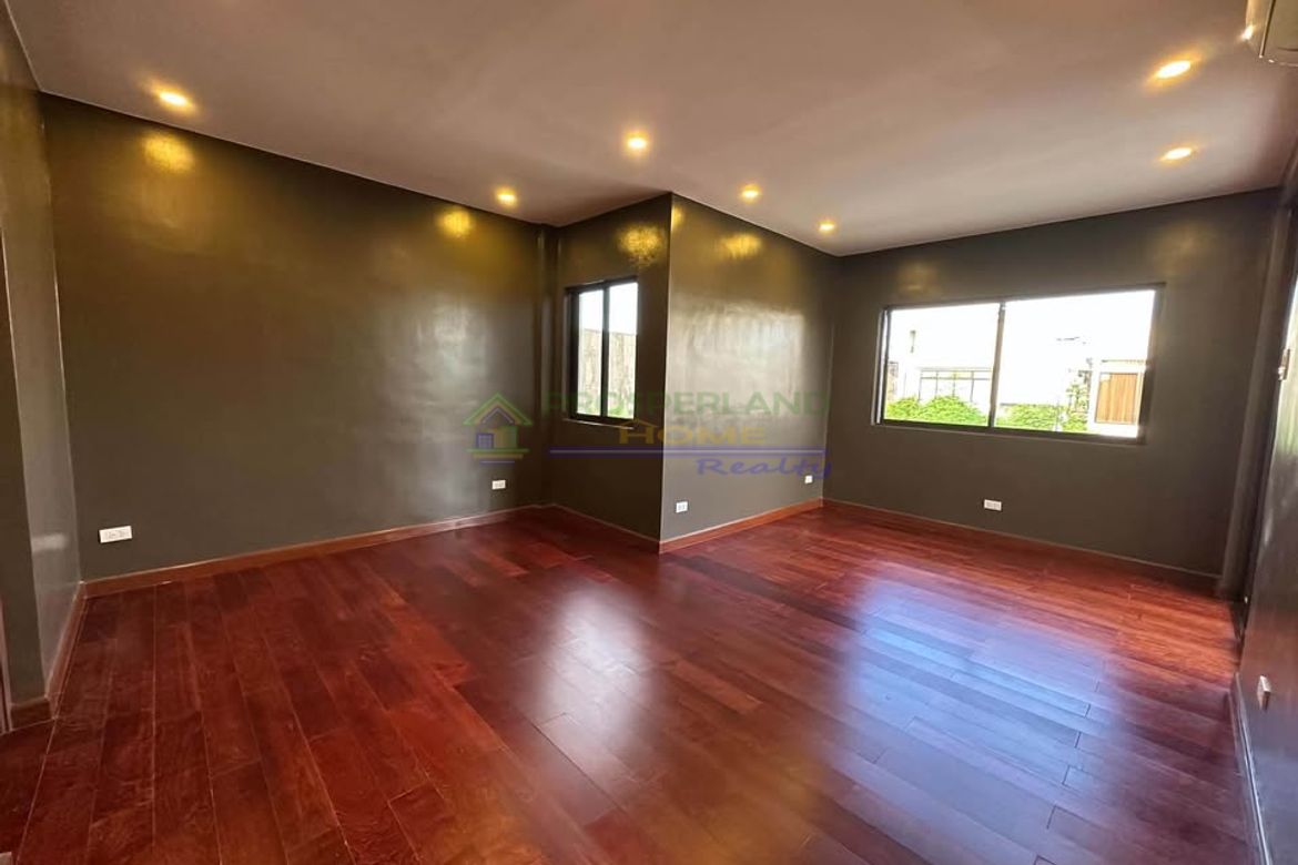3 Bedroom House for Sale in Barangay 93, Caloocan, Metro Manila near LRT-1 Monumento – photo 4