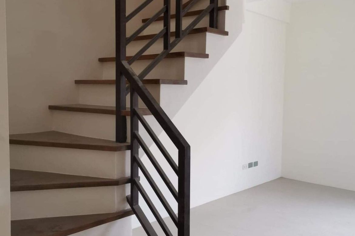 3 Bedroom House for Sale in Barangay 93, Caloocan, Metro Manila near LRT-1 Monumento – photo 7