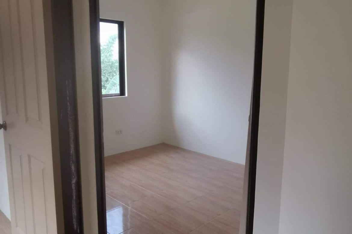 3 Bedroom House for Sale in Barangay 93, Caloocan, Metro Manila near LRT-1 Monumento – photo 8