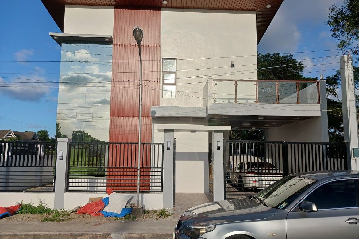 3 Bedroom House for Sale in Barangay Tres, Cabuyao, Laguna – photo 2