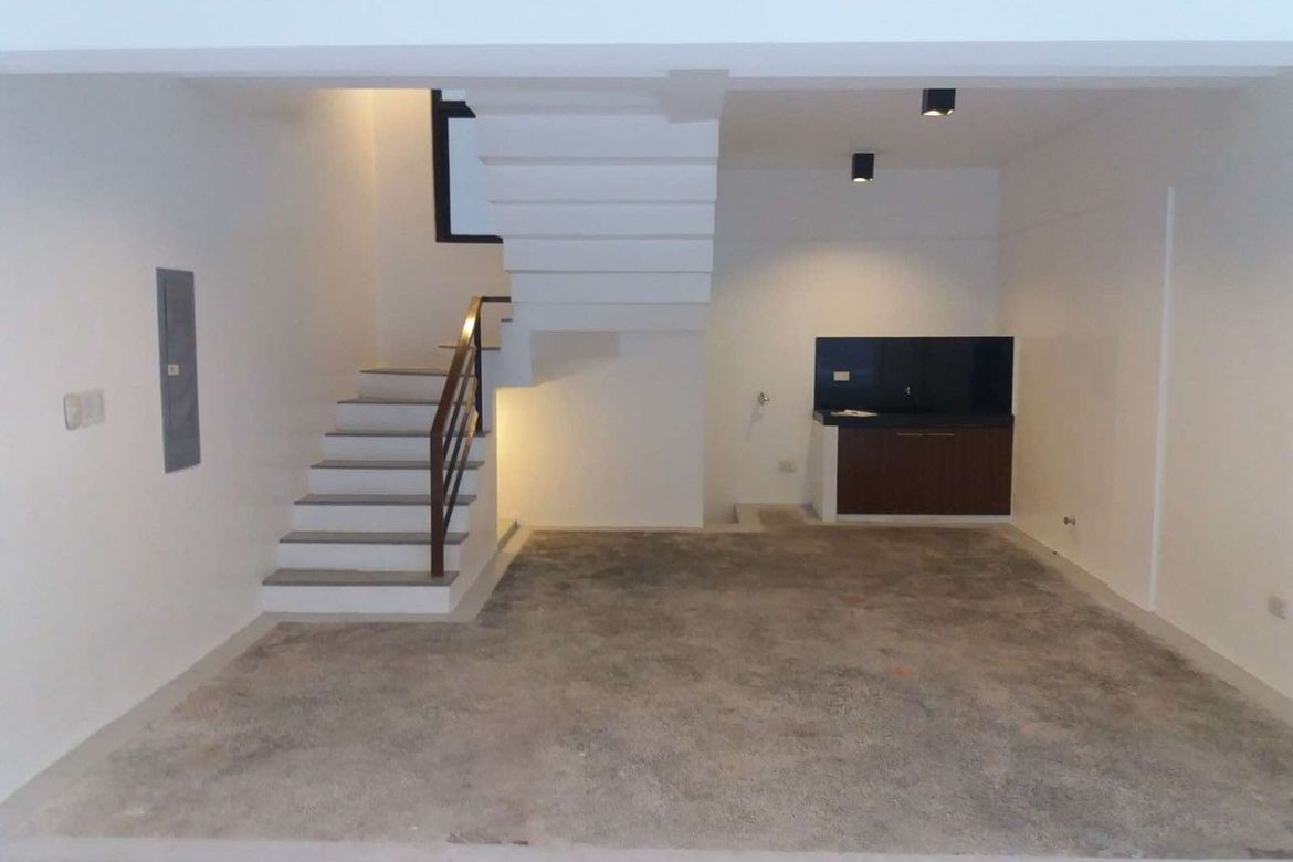 3 Bedroom House for Sale in Barangka Drive, Mandaluyong, Metro Manila