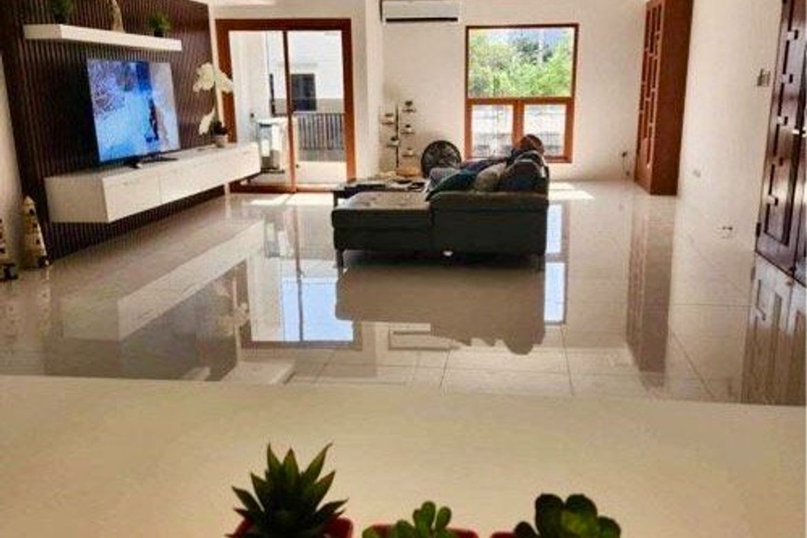 3 Bedroom House for Sale in BGC, Taguig, Metro Manila
