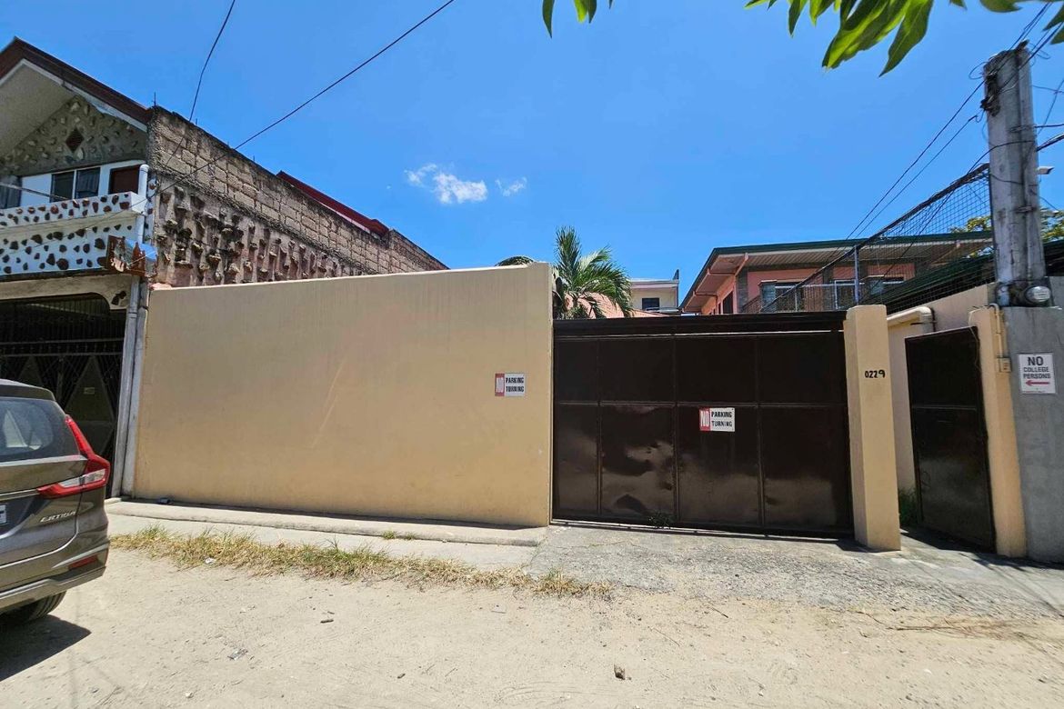 3 Bedroom House for Sale in Canduman, Mandaue, Cebu