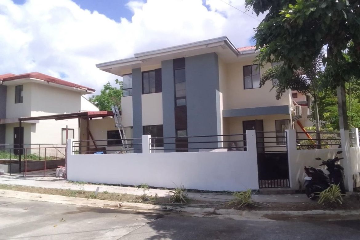 3 Bedroom House for Sale in Canlubang, Calamba, Laguna