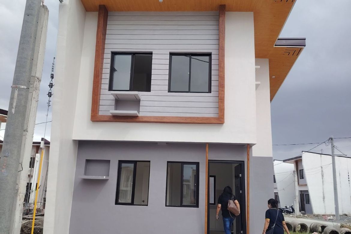3 Bedroom House for Sale in Carsadang Bago II, Imus, Cavite – photo 2