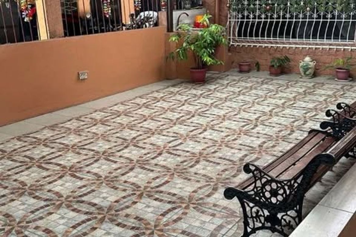 3 Bedroom House for Sale in Cembo, Makati, Metro Manila near MRT-3 Guadalupe – photo 4