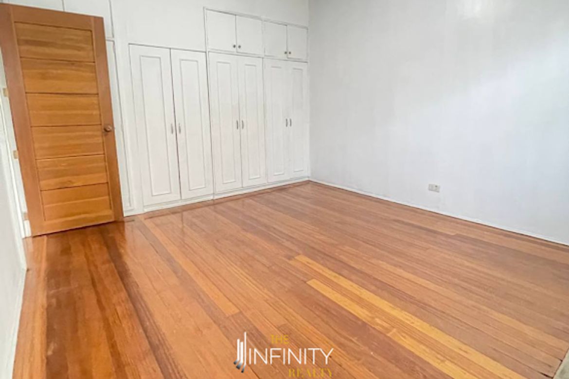 3 Bedroom House for Sale in Centuria Medical Makati, Guadalupe Viejo, Makati City near MRT-3 Guadalupe