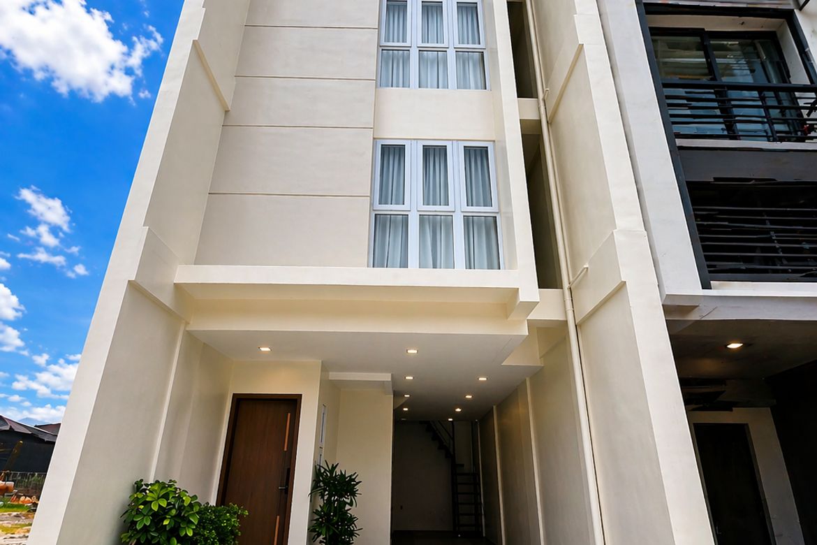 3 Bedroom House for Sale in Commonwealth, Quezon City, Metro Manila