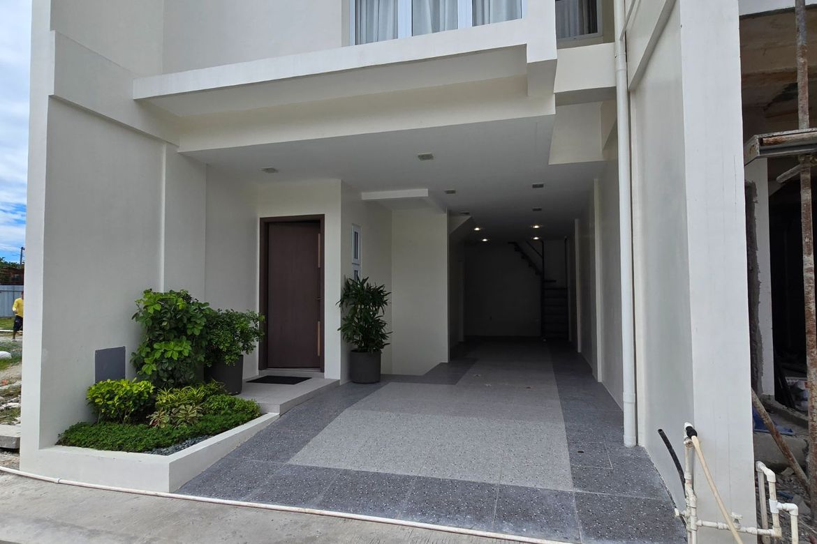 3 Bedroom House for Sale in Commonwealth, Quezon City, Metro Manila – photo 2