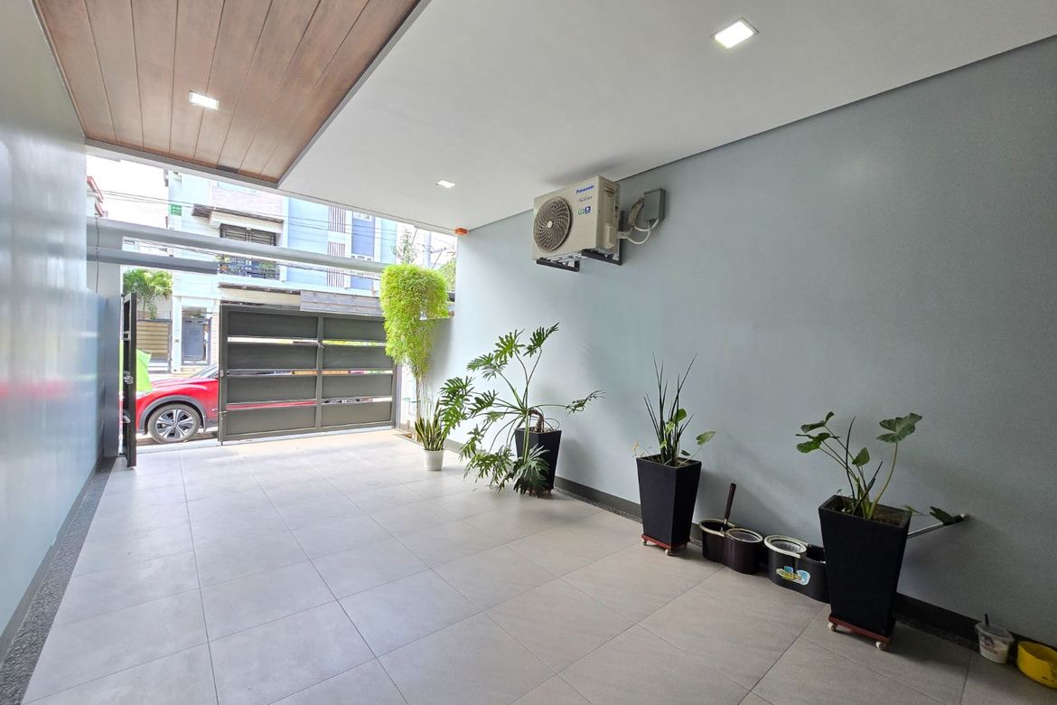 3 Bedroom House for Sale in Commonwealth, Quezon City, Metro Manila – photo 4