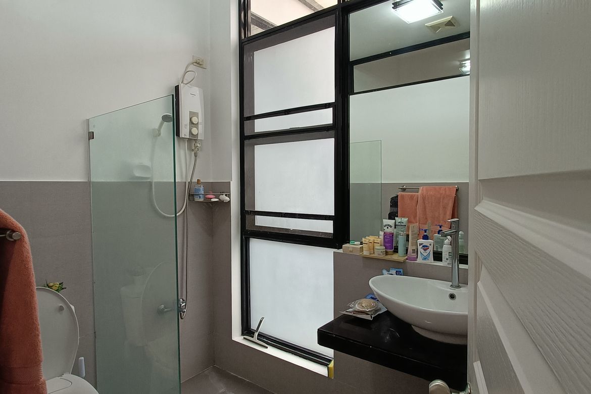 3 Bedroom House for Sale in Concepcion Dos, Marikina, Metro Manila – photo 6