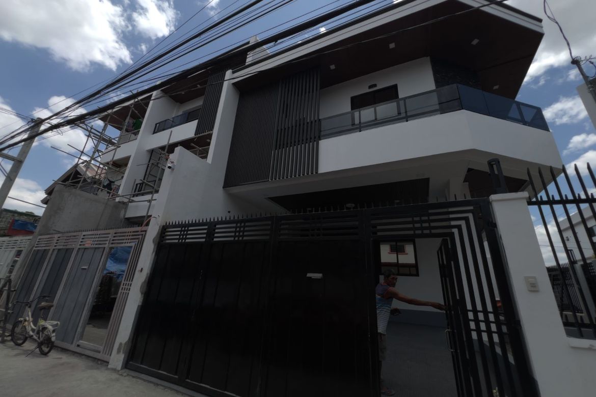 3 Bedroom House for Sale in Concepcion Uno, Marikina, Metro Manila – photo 2