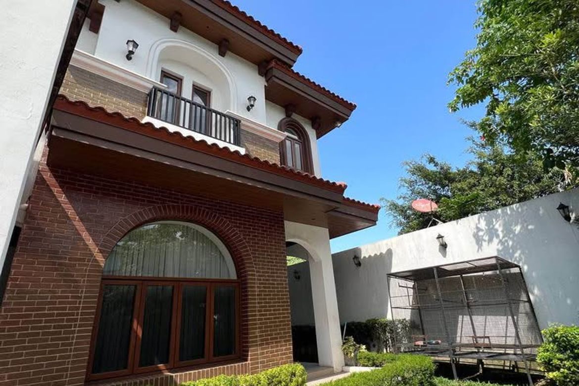 3 Bedroom House for Sale in Culiat, Quezon City, Metro Manila