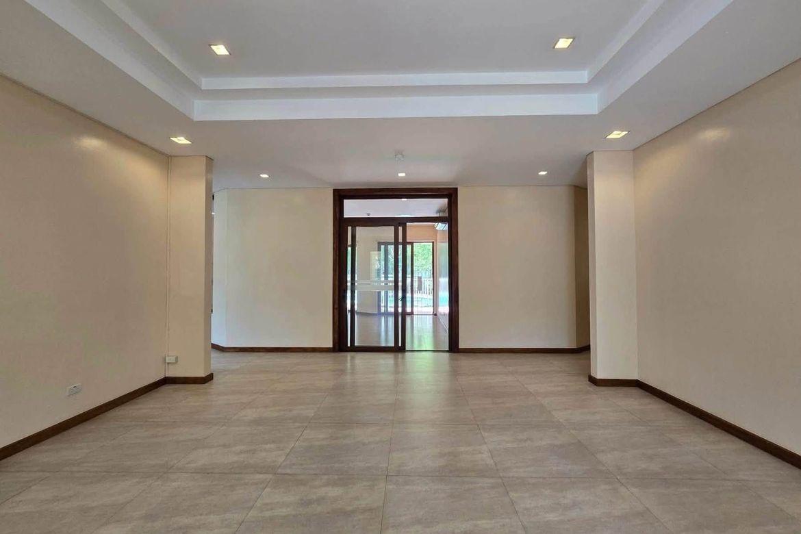 3 Bedroom House for Sale in Dasmariñas North, Makati, Metro Manila near MRT-3 Ayala – photo 6