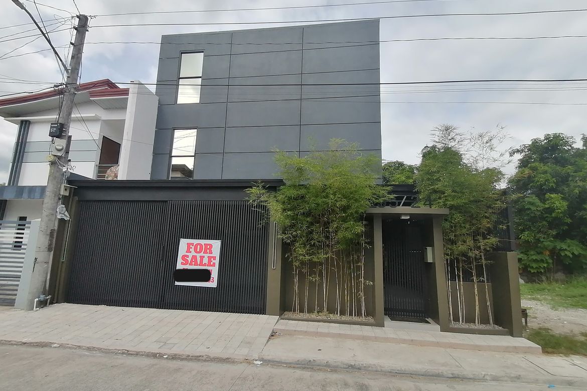3 Bedroom House for Sale in Dau, Mabalacat, Pampanga