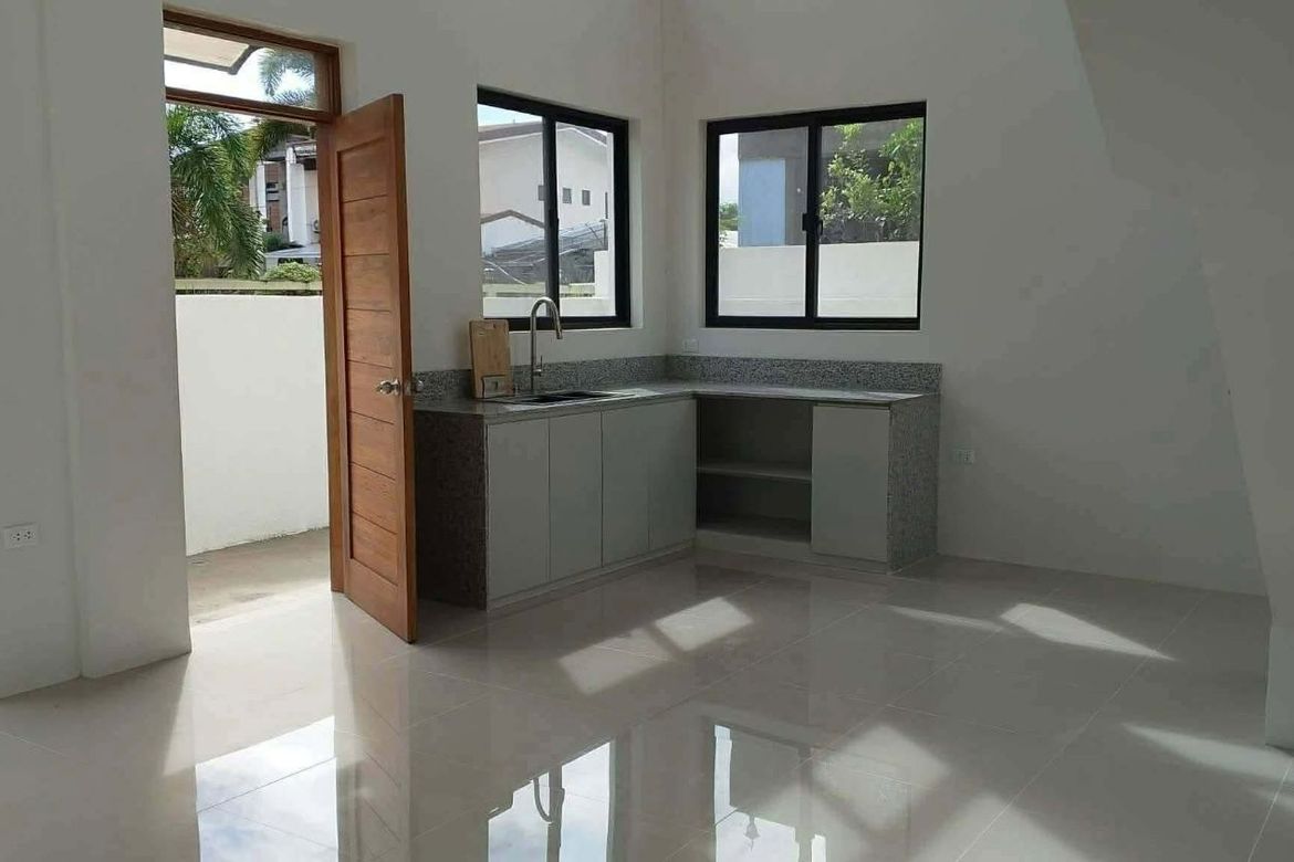 3 Bedroom House for Sale in Dita, Santa Rosa, Laguna