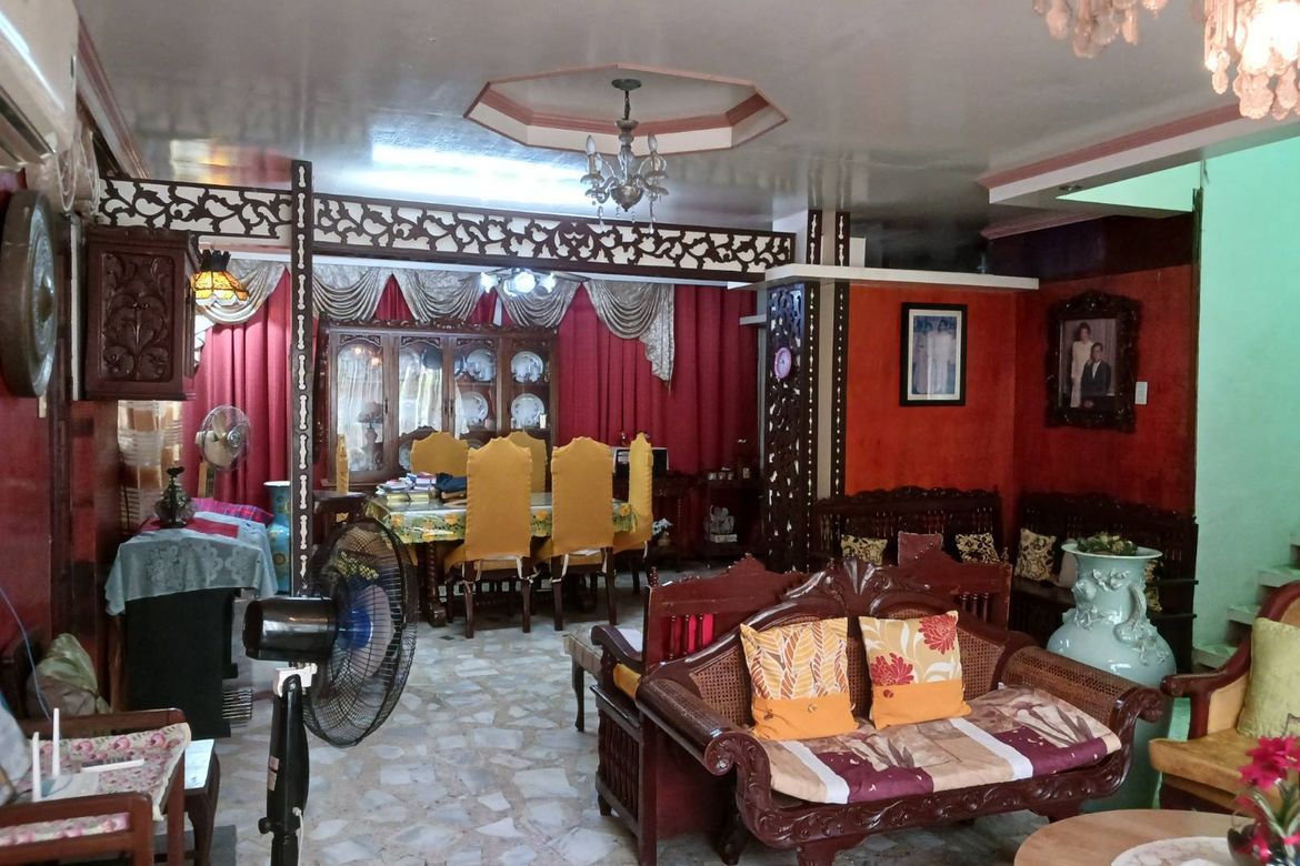 3 Bedroom House for Sale in Duyan-Duyan, Quezon City, Metro Manila near LRT-2 Anonas