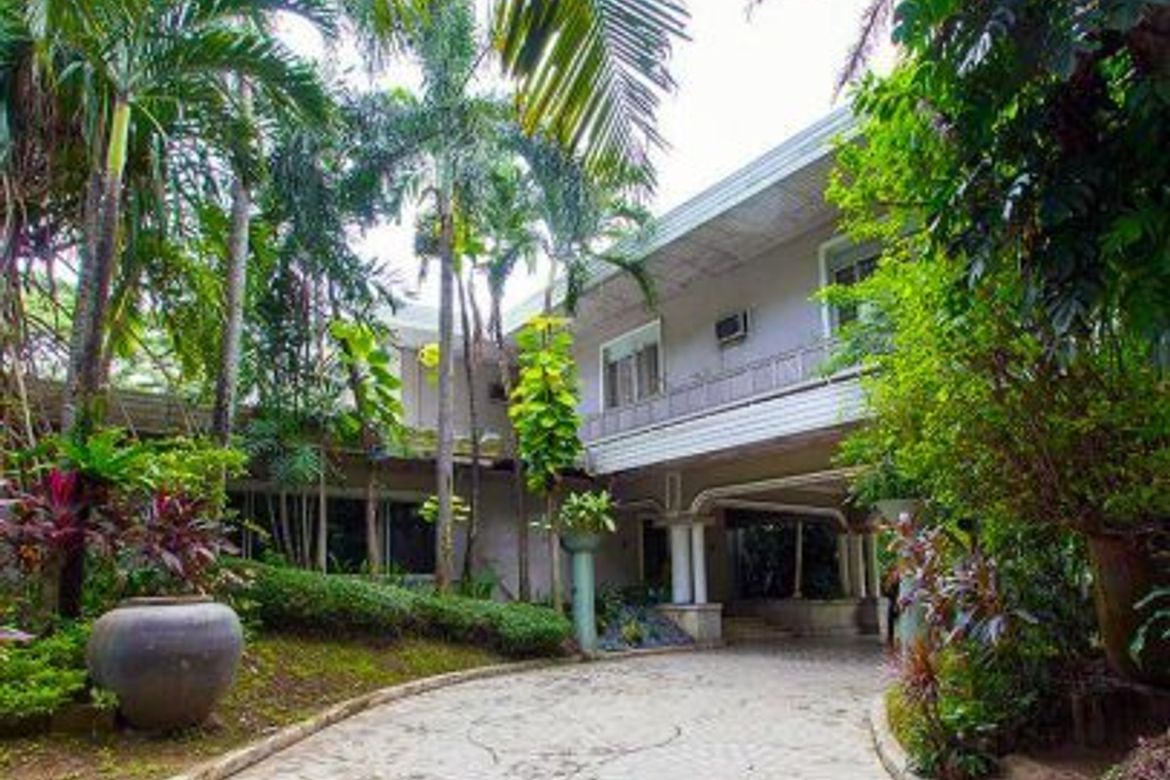 3 Bedroom House for Sale in Forbes Park North, Makati, Metro Manila – photo 2