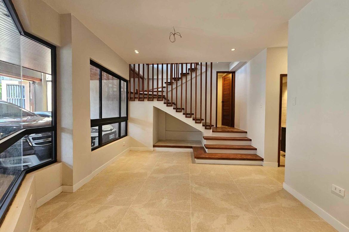 3 Bedroom House for Sale in Guadalupe, Cebu City, Cebu