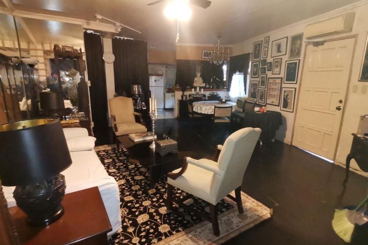 3 Bedroom House for Sale in Guadalupe Viejo, Makati, Metro Manila near MRT-3 Guadalupe
