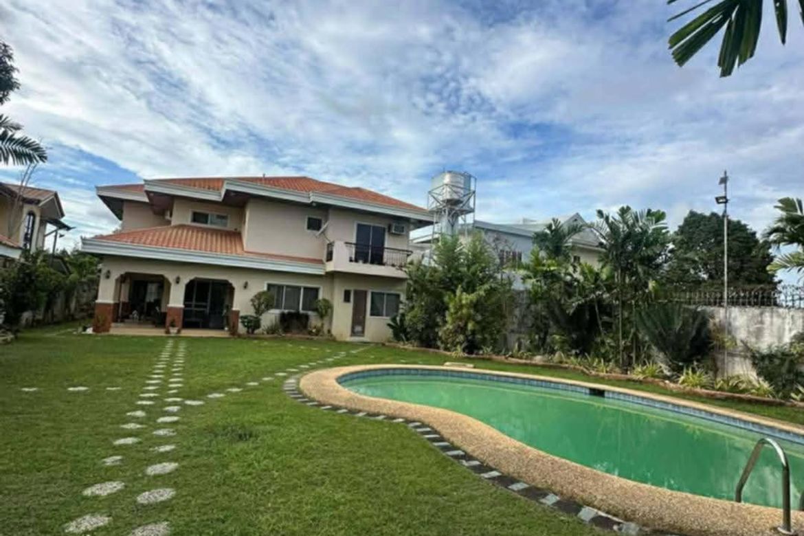 3 Bedroom House for Sale in Gun-Ob, Lapu-Lapu, Cebu