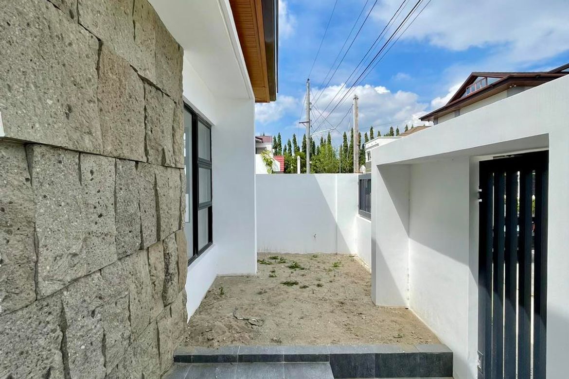 3 Bedroom House for Sale in Hampton Orchards, Calibutbut, Bacolor, Pampanga – photo 4