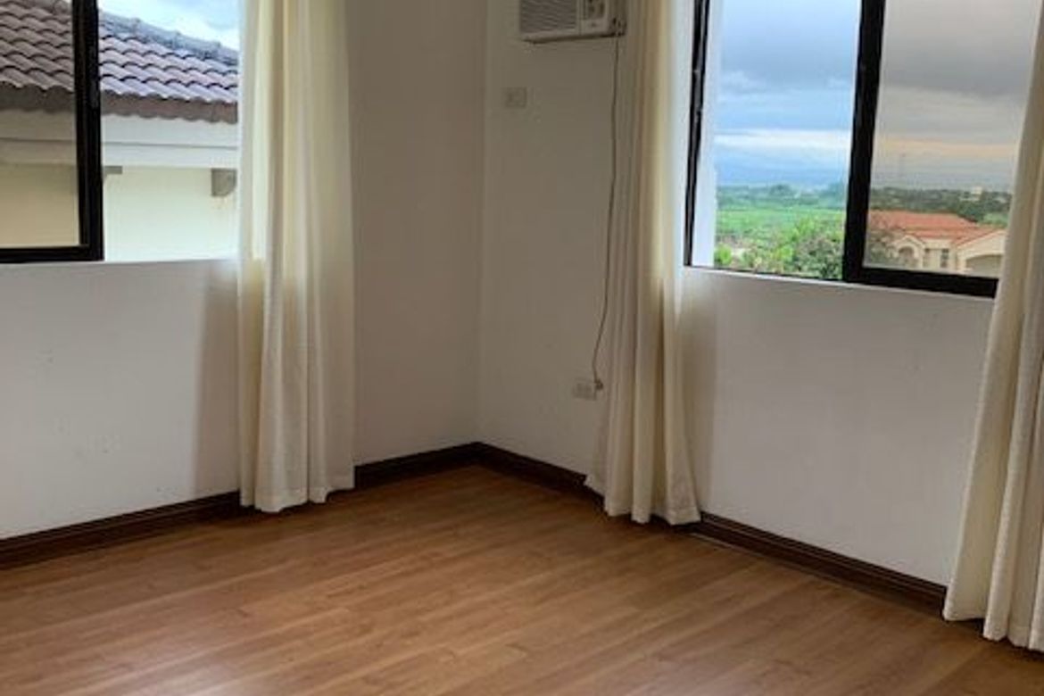 3 Bedroom House for Sale in Inchican, Silang, Cavite