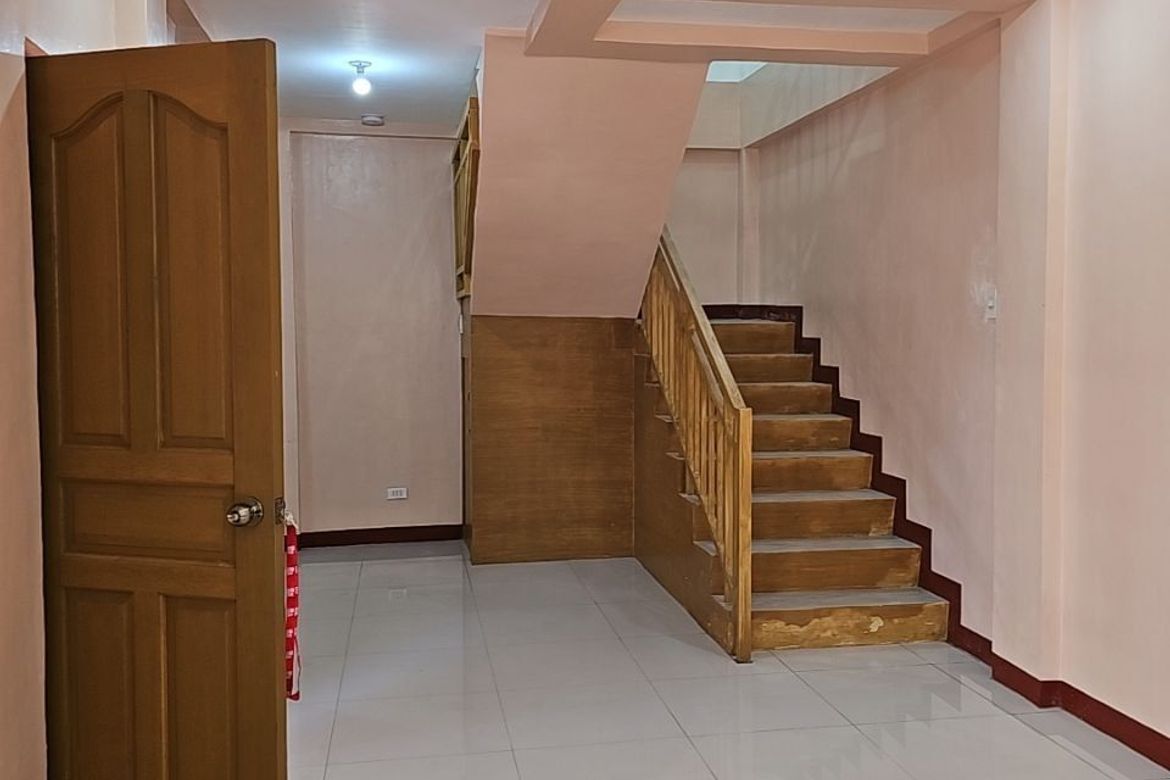 3 Bedroom House for Sale in Jesus de la Peña, Marikina, Metro Manila near LRT-2 Santolan – photo 2