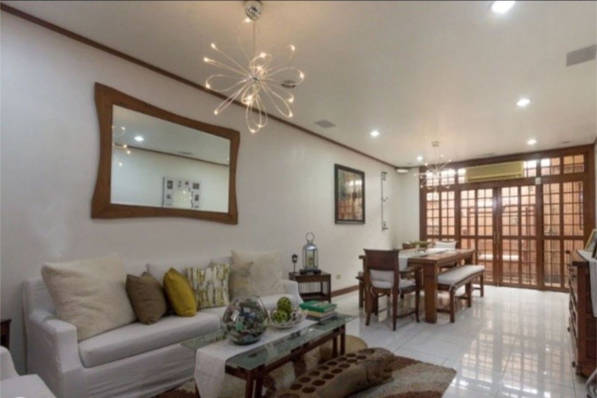 3 Bedroom House for Sale in Kapitolyo, Pasig, Metro Manila near MRT-3 Boni