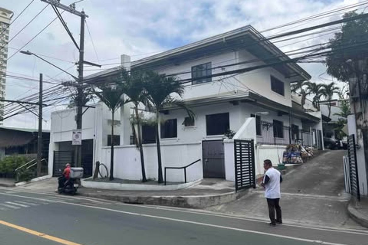 3 Bedroom House for Sale in Little Baguio, San Juan, Metro Manila