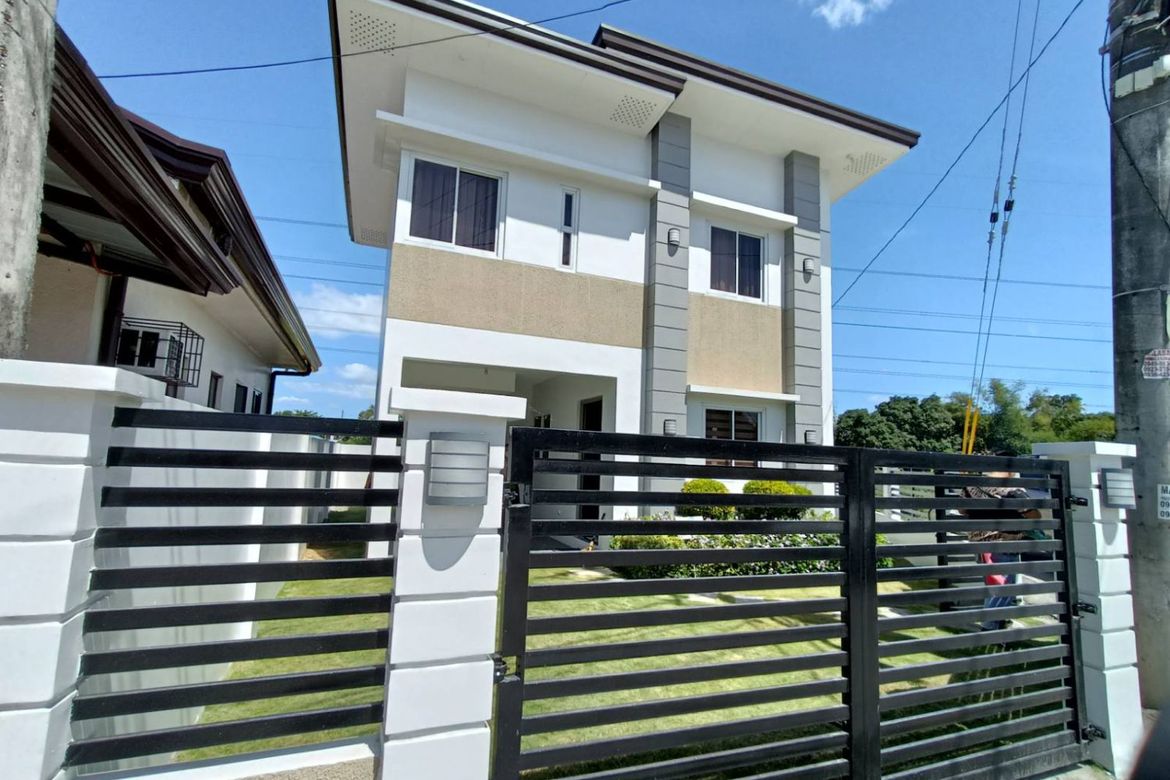 3 Bedroom House for Sale in Longos, Malolos, Bulacan