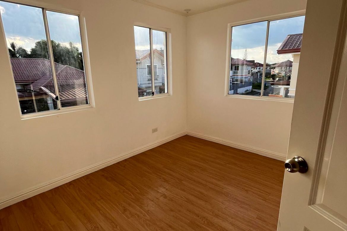3 Bedroom House for Sale in Mabiga, Mabalacat, Pampanga – photo 2