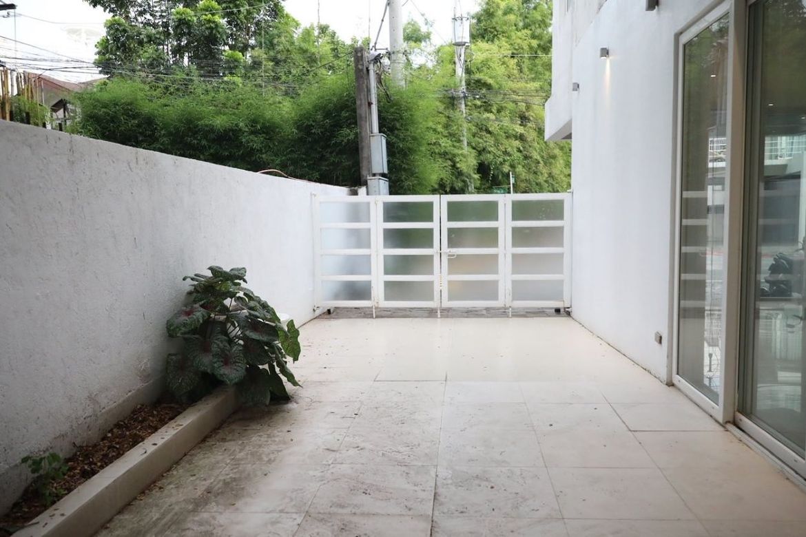 3 Bedroom House for Sale in MAHOGANY PLACE III, Bagong Tanyag, Taguig, Metro Manila – photo 2