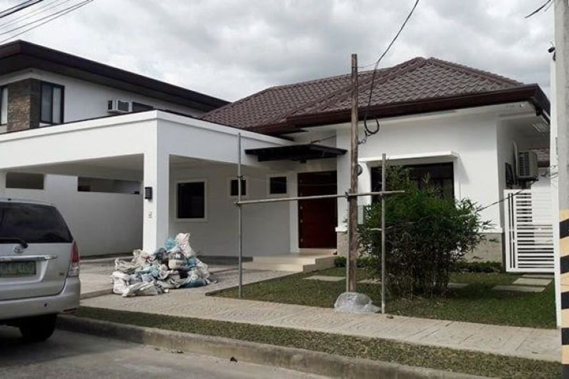 3 Bedroom House for Sale in Malabanias, Angeles, Pampanga