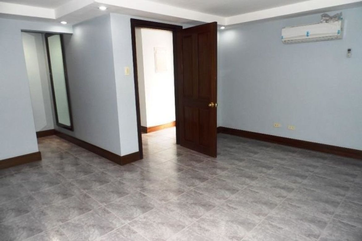 3 Bedroom House for Sale in Malabanias, Angeles, Pampanga – photo 2